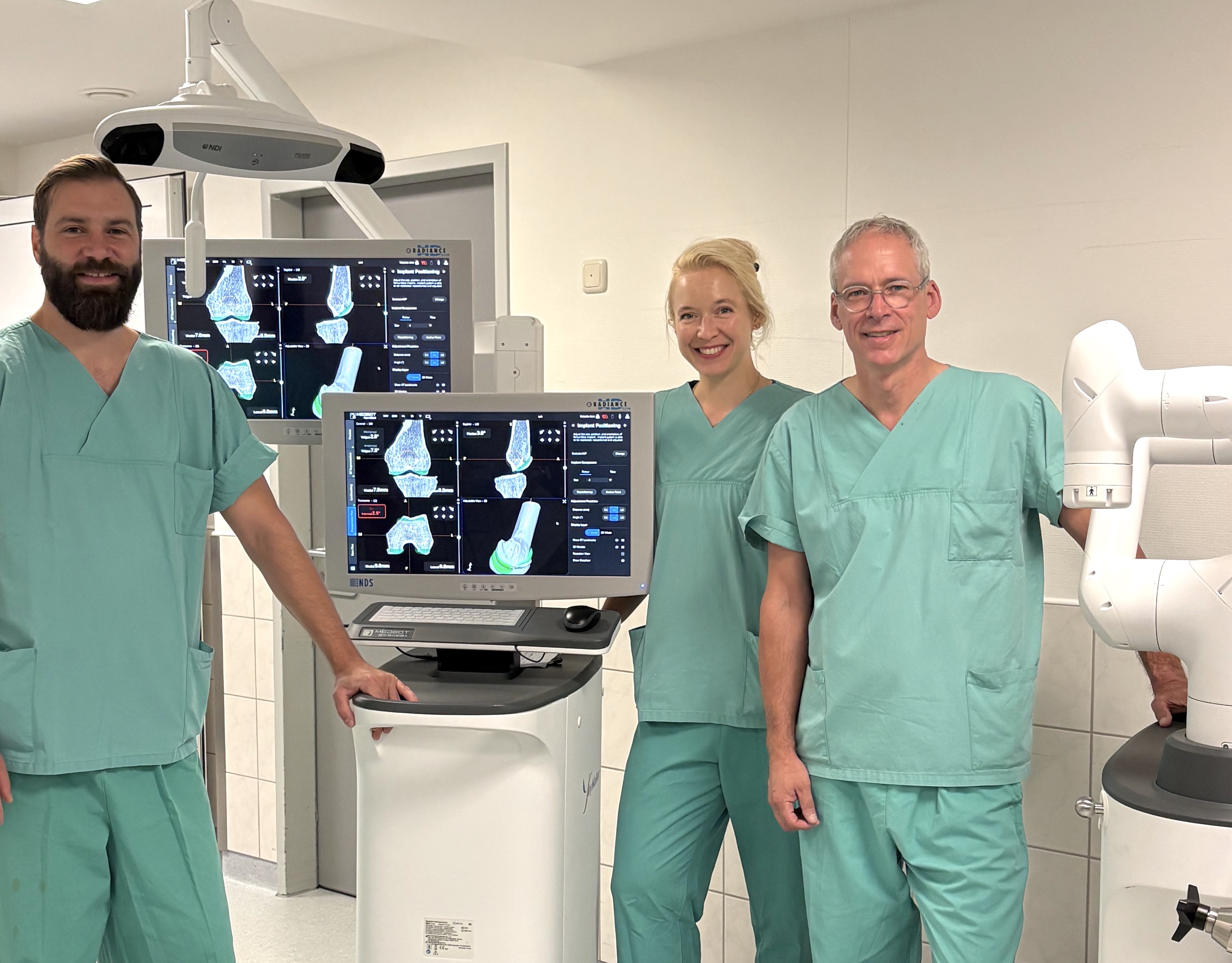 Neues Robotik-System für den Kniegelenkersatz - Titelbild